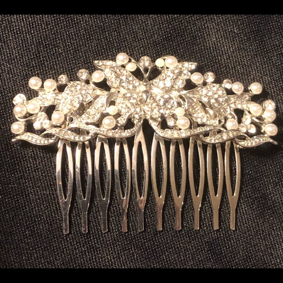 HP-Rhinestone & Pearl Studded Butterfly Comb - Picture 2 of 6